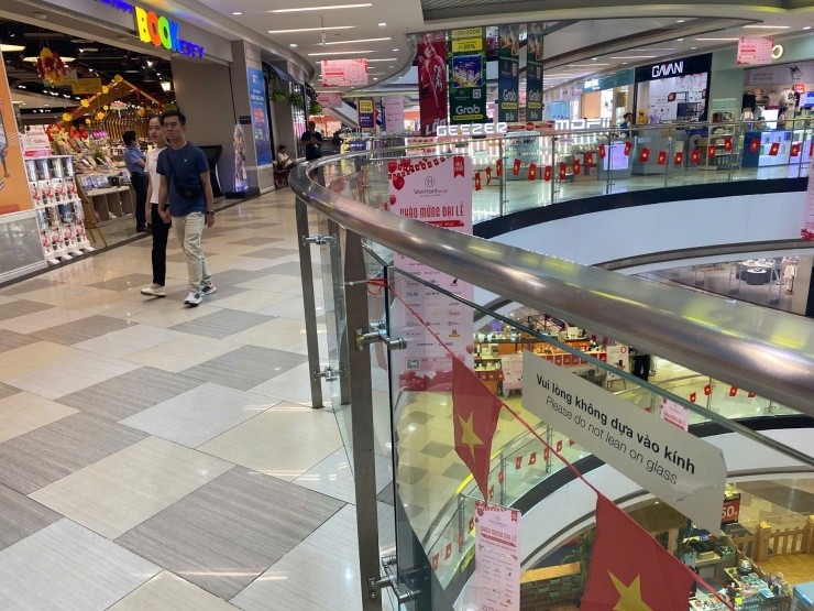 Vạn Hạnh Mall hoạt động bình thường sau vụ việc thanh niên rơi lầu tử vong