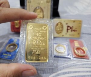 Giá vàng giảm sốc, Công ty PNJ không còn vàng miếng, vàng nhẫn để bán